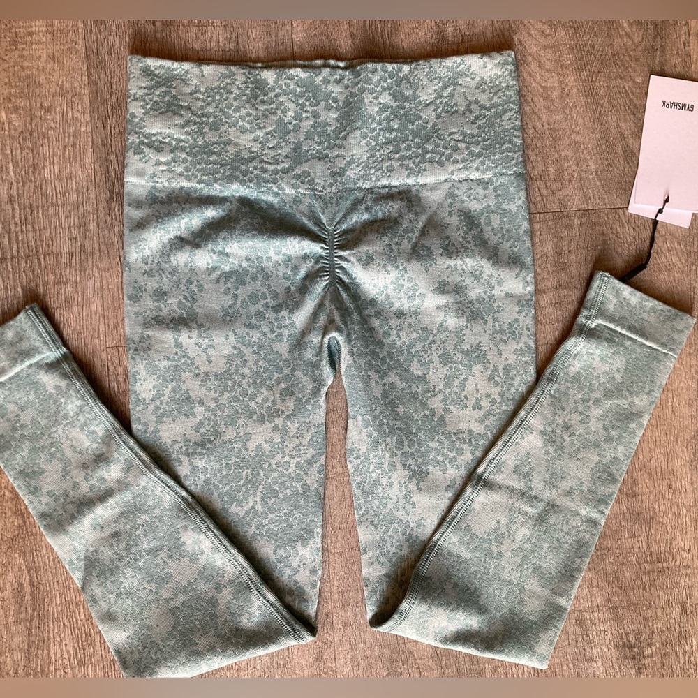 NWT GYMSHARK Adapt Patten Seamless Leggings in color Washed Jade